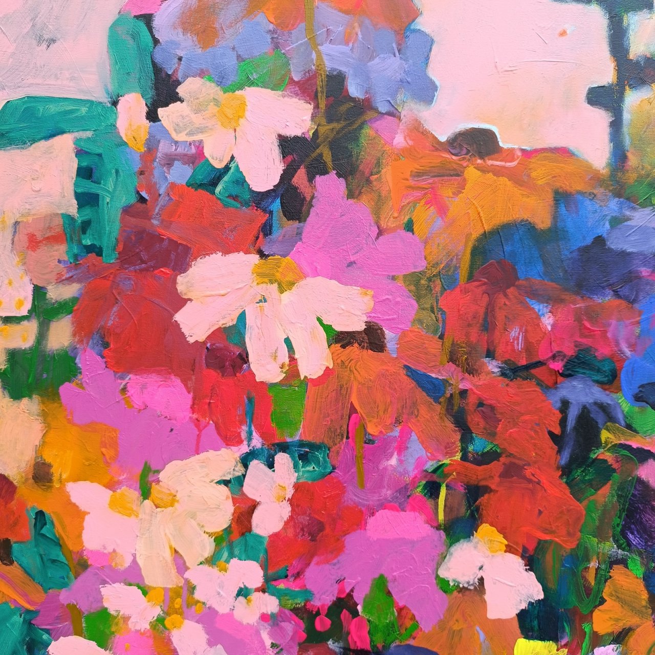 Detail reprodukce abstraktního obrazu, růžové nebe, žluté a modré květiny, výrazná barevná kompozice a textura malby