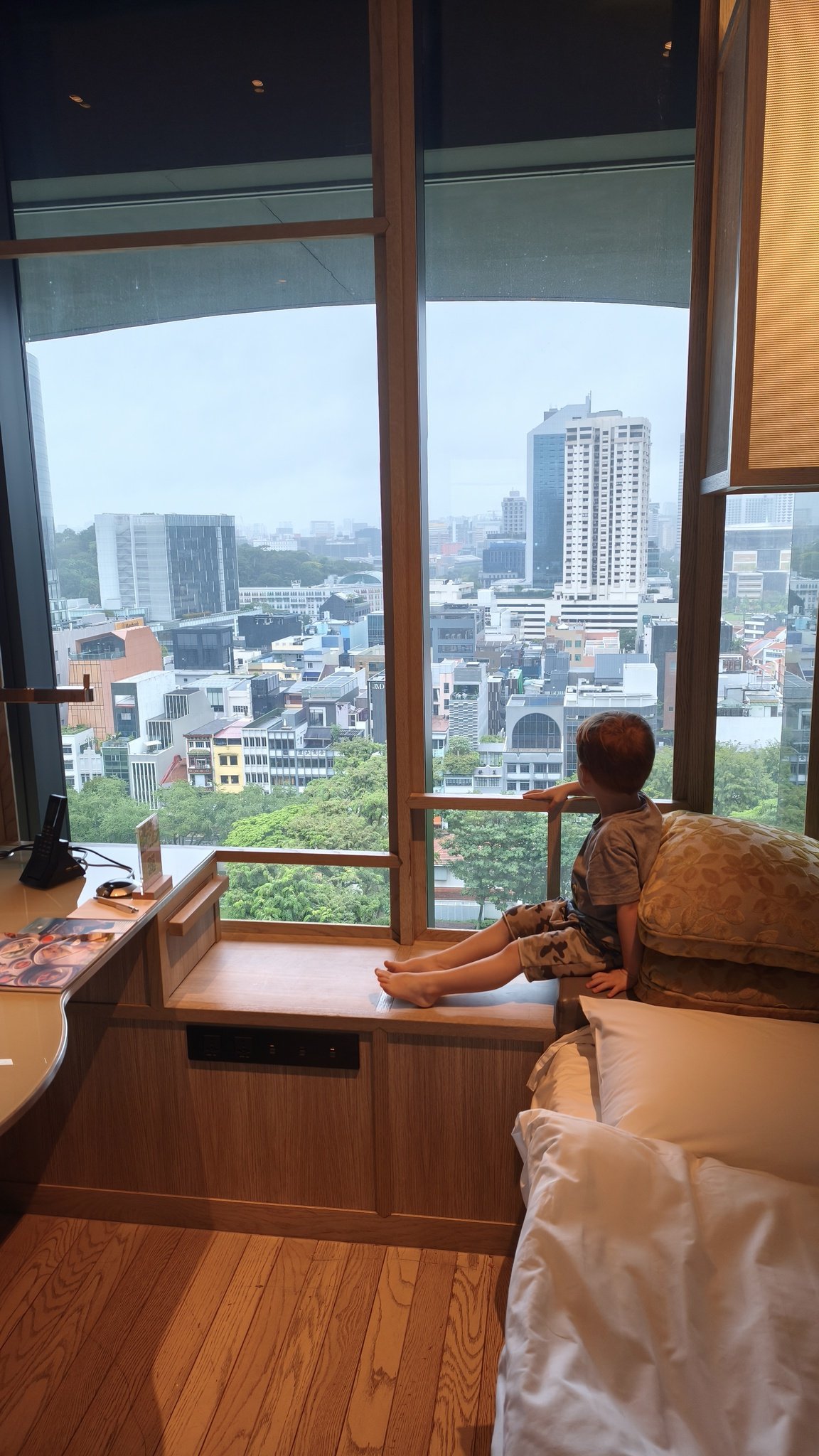 Interiér hotelu PARKROYAL COLLECTION Pickering navržený studiem WOHA