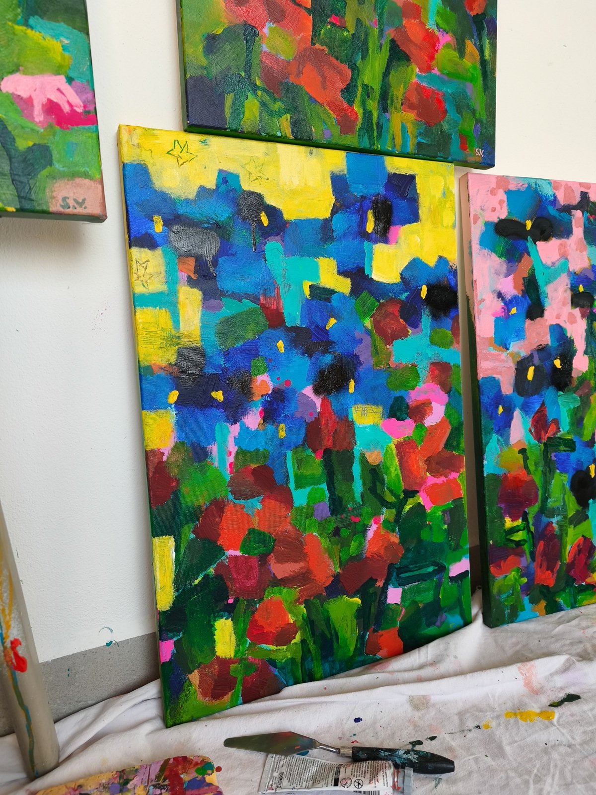 Abstraktní květinový obraz na plátně