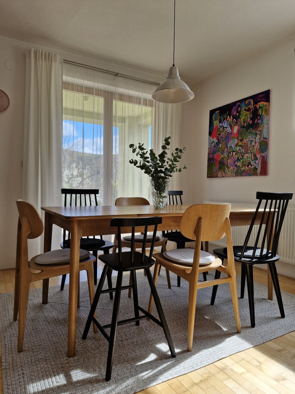 Květinové obrazy v interiéru: originál a reprodukce v reálném domě